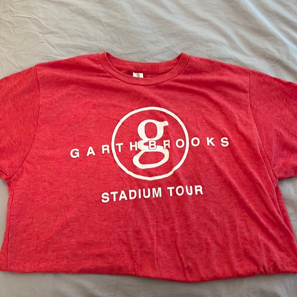 Garth Brooks concert t shirt Red Size Medium